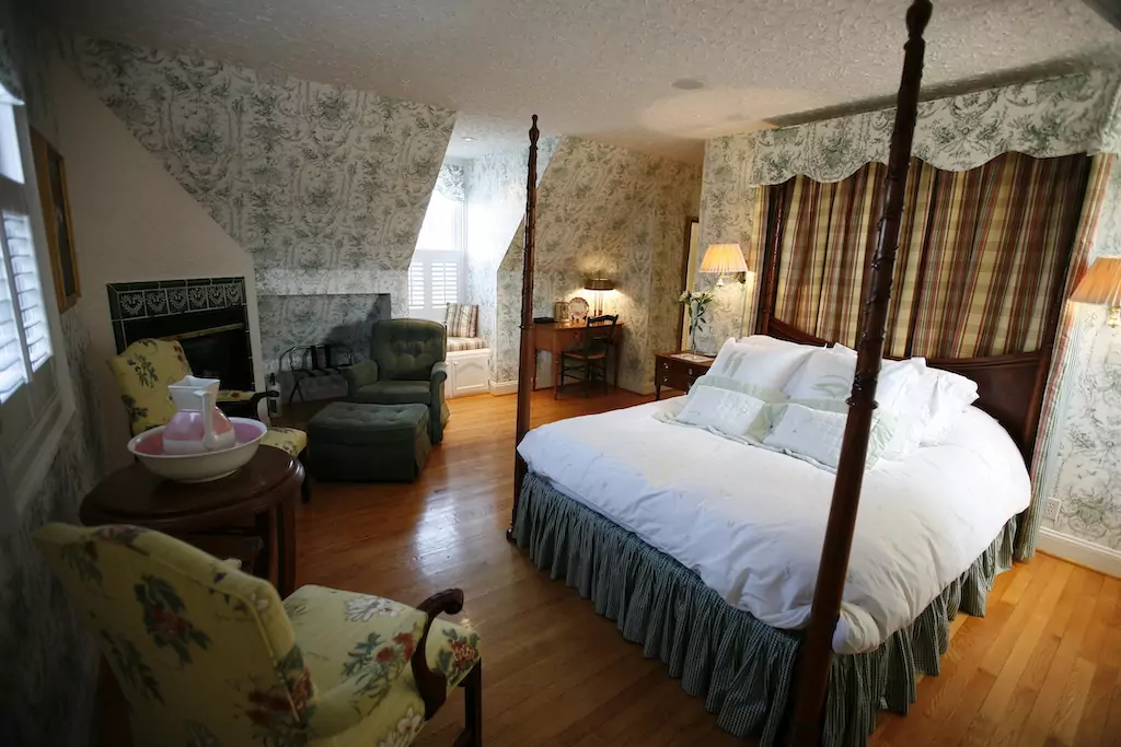 Weddings Bed & Breakfast Valley Events Radford Pulaski Virginia Caldwell