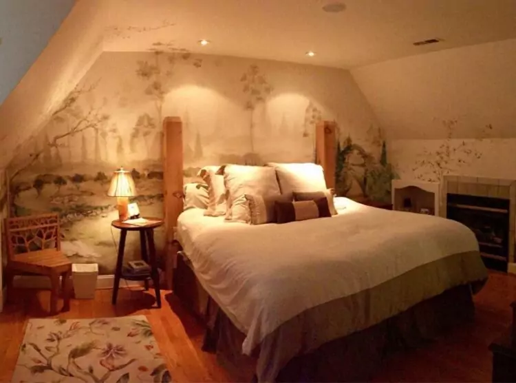 Thomas House Lodging